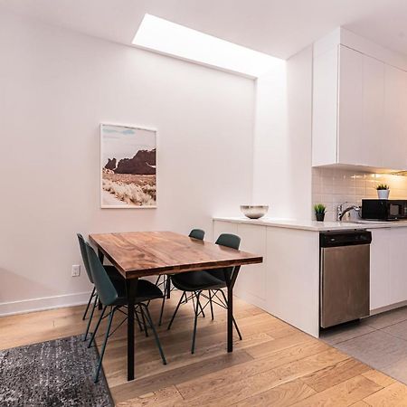 Cool And Clean Flat By Atwater Market By Den Stays มอนทรีอัล ภายนอก รูปภาพ