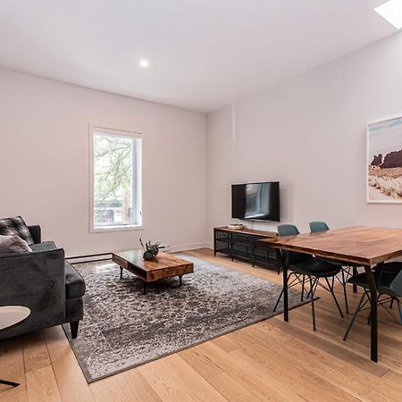 Cool And Clean Flat By Atwater Market By Den Stays มอนทรีอัล ภายนอก รูปภาพ