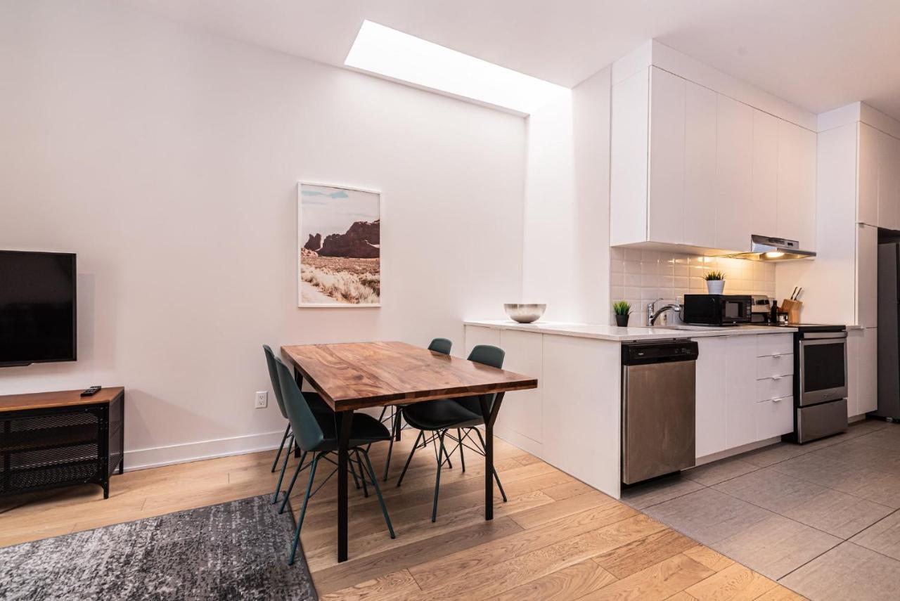 Cool And Clean Flat By Atwater Market By Den Stays มอนทรีอัล ภายนอก รูปภาพ