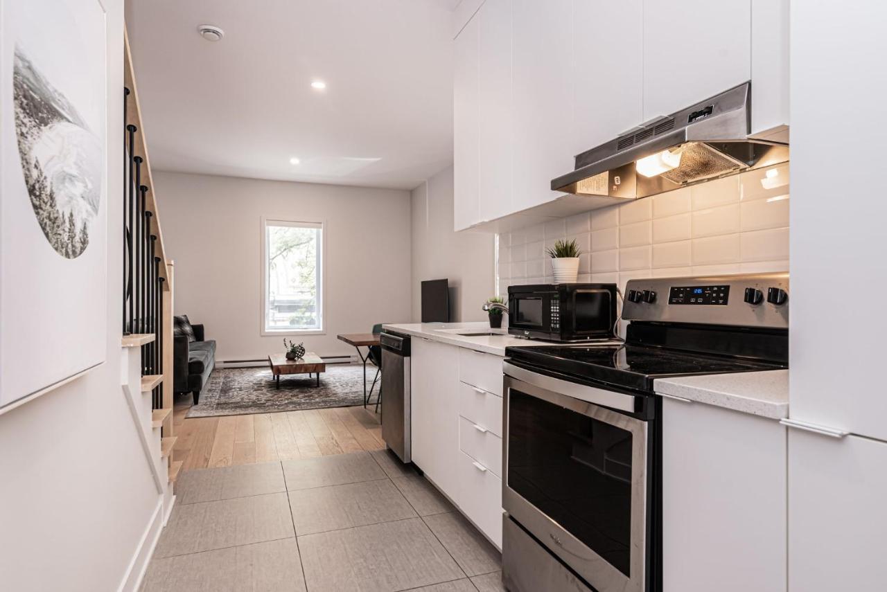 Cool And Clean Flat By Atwater Market By Den Stays มอนทรีอัล ภายนอก รูปภาพ