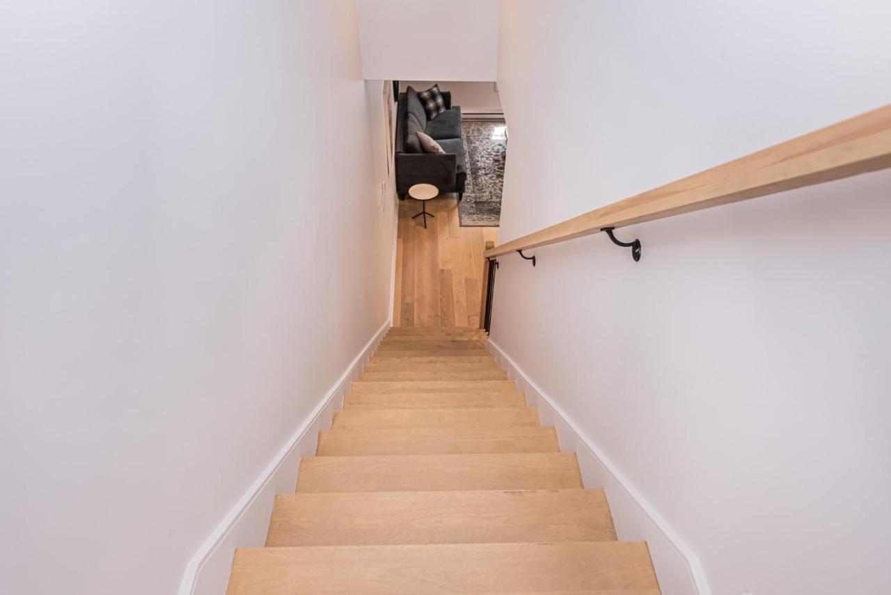 Cool And Clean Flat By Atwater Market By Den Stays มอนทรีอัล ภายนอก รูปภาพ