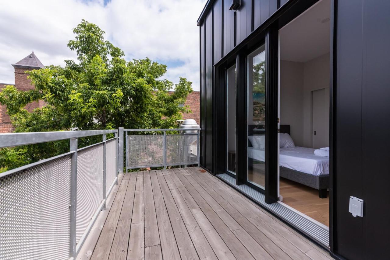 Cool And Clean Flat By Atwater Market By Den Stays มอนทรีอัล ภายนอก รูปภาพ