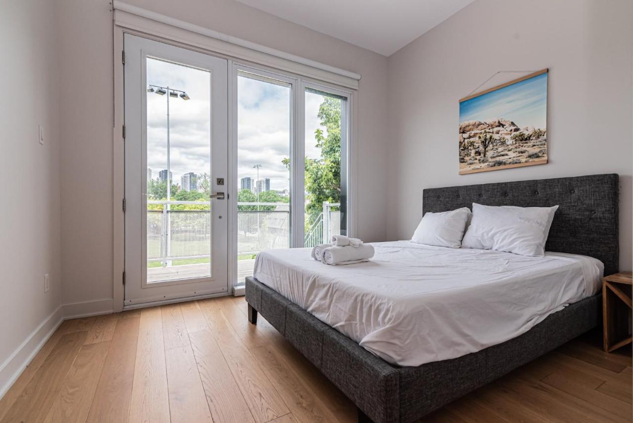 Cool And Clean Flat By Atwater Market By Den Stays มอนทรีอัล ภายนอก รูปภาพ