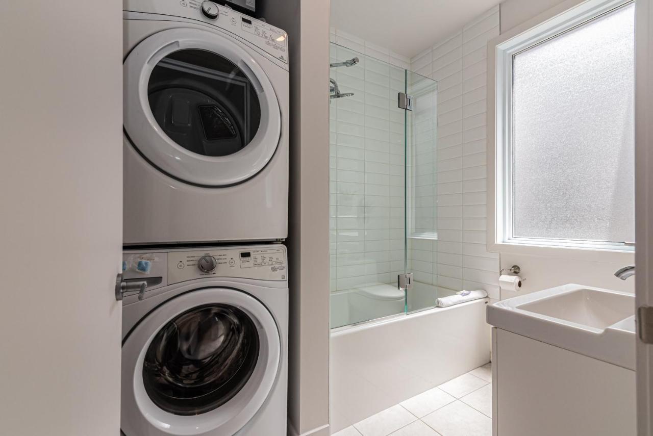 Cool And Clean Flat By Atwater Market By Den Stays มอนทรีอัล ภายนอก รูปภาพ